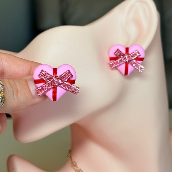 💕 Loé Pink Bow Stud Earrings - Picture 8 of 9